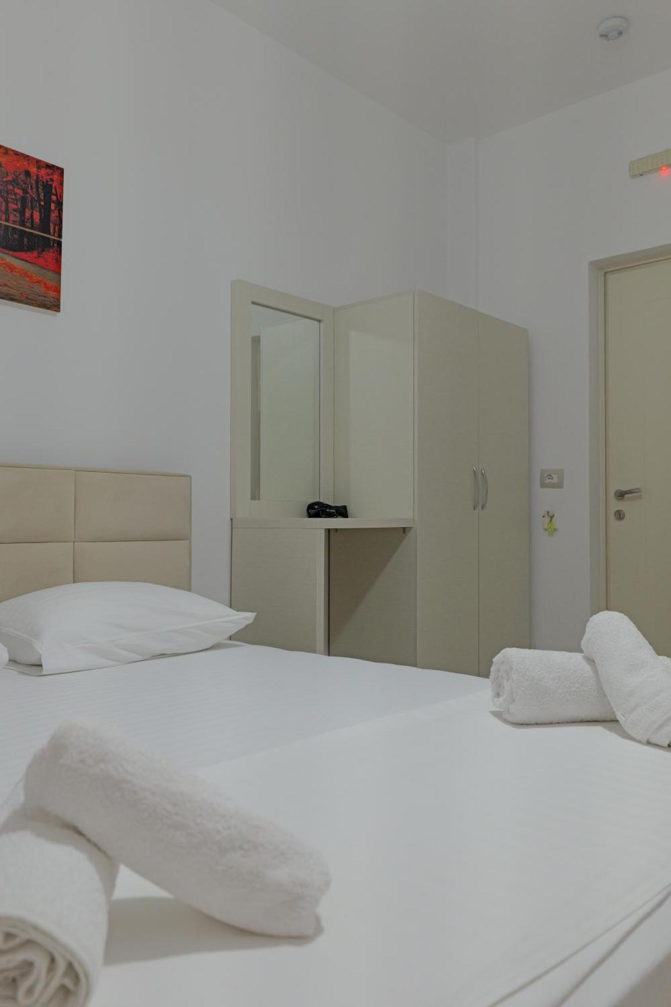 קסאמיל Hotel Veliaj מראה חיצוני תמונה