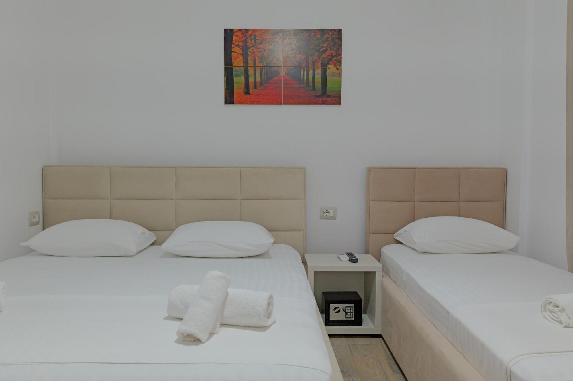 קסאמיל Hotel Veliaj מראה חיצוני תמונה
