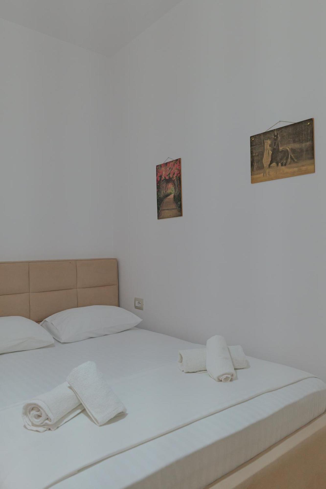 קסאמיל Hotel Veliaj מראה חיצוני תמונה