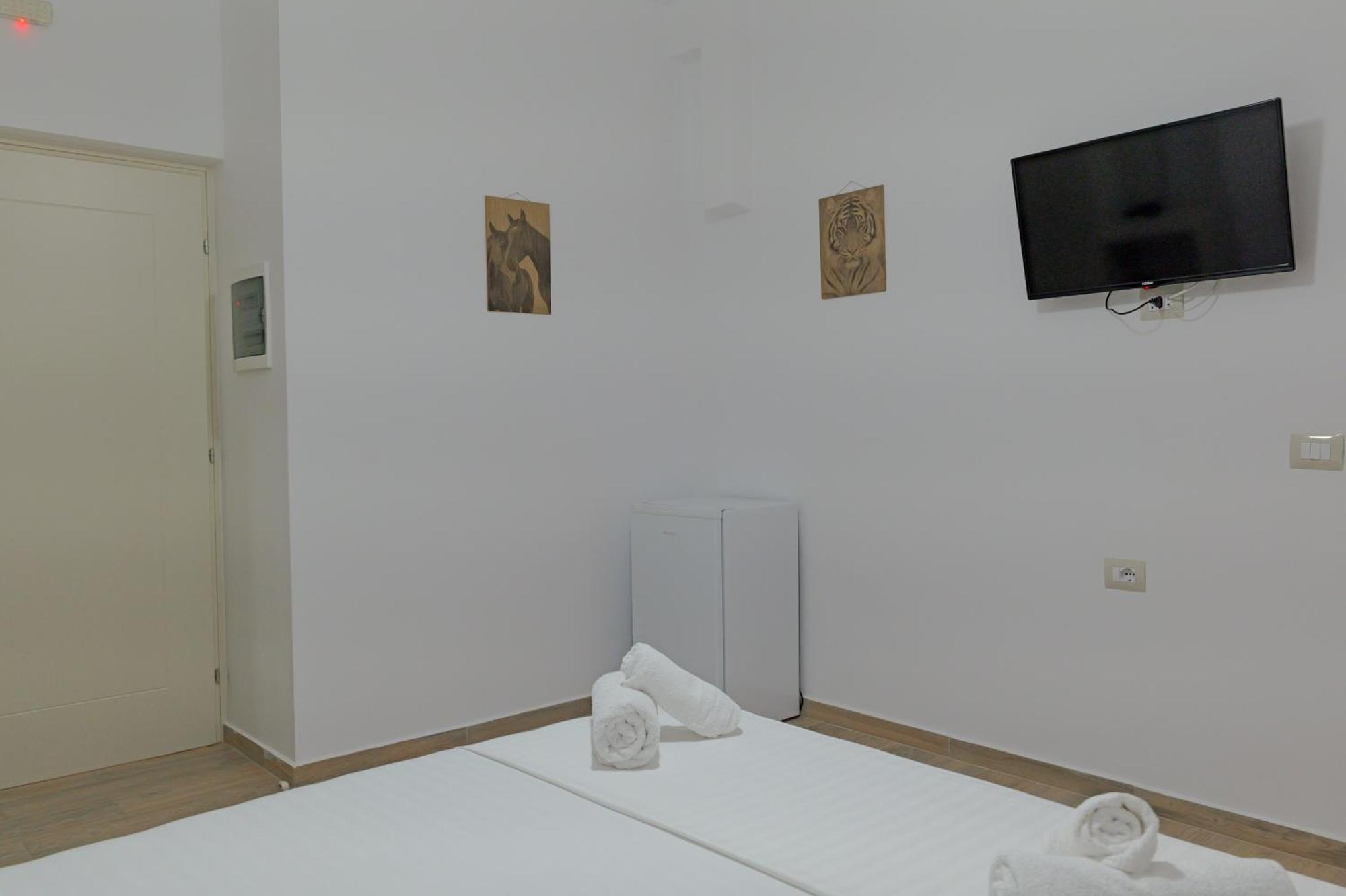 קסאמיל Hotel Veliaj מראה חיצוני תמונה