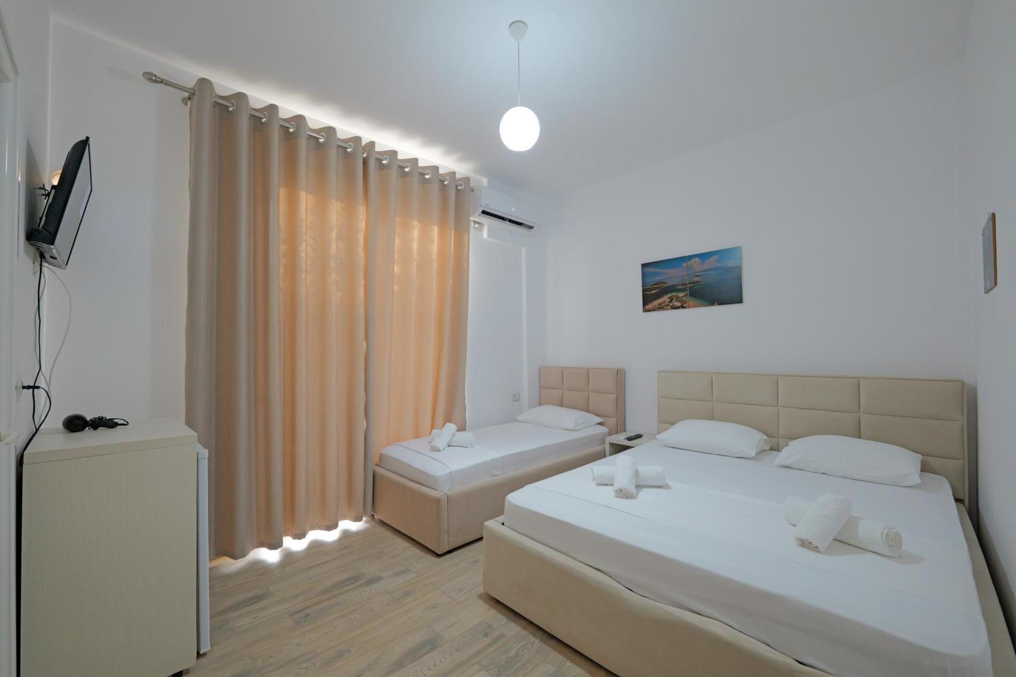 קסאמיל Hotel Veliaj מראה חיצוני תמונה