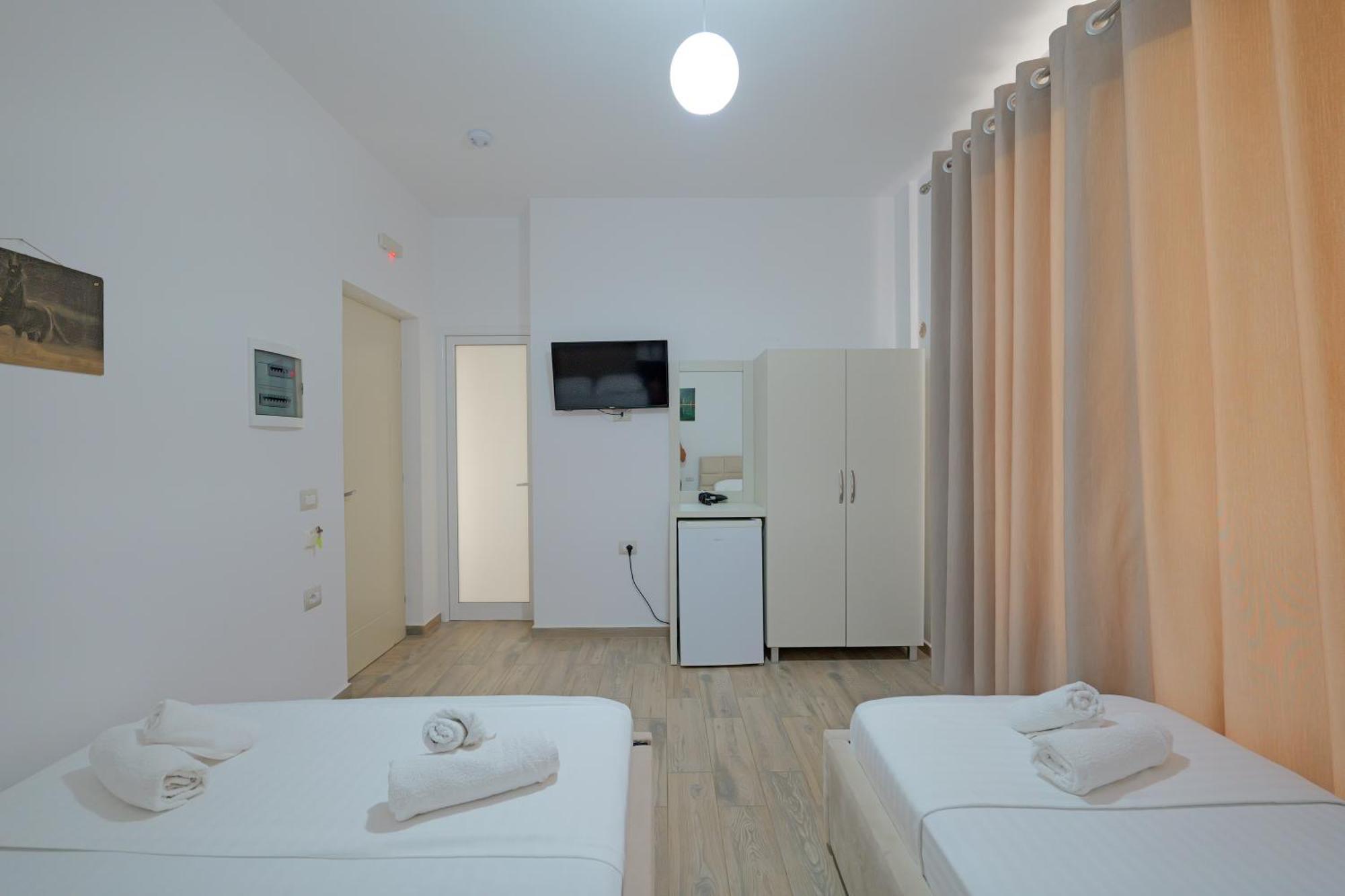 קסאמיל Hotel Veliaj מראה חיצוני תמונה
